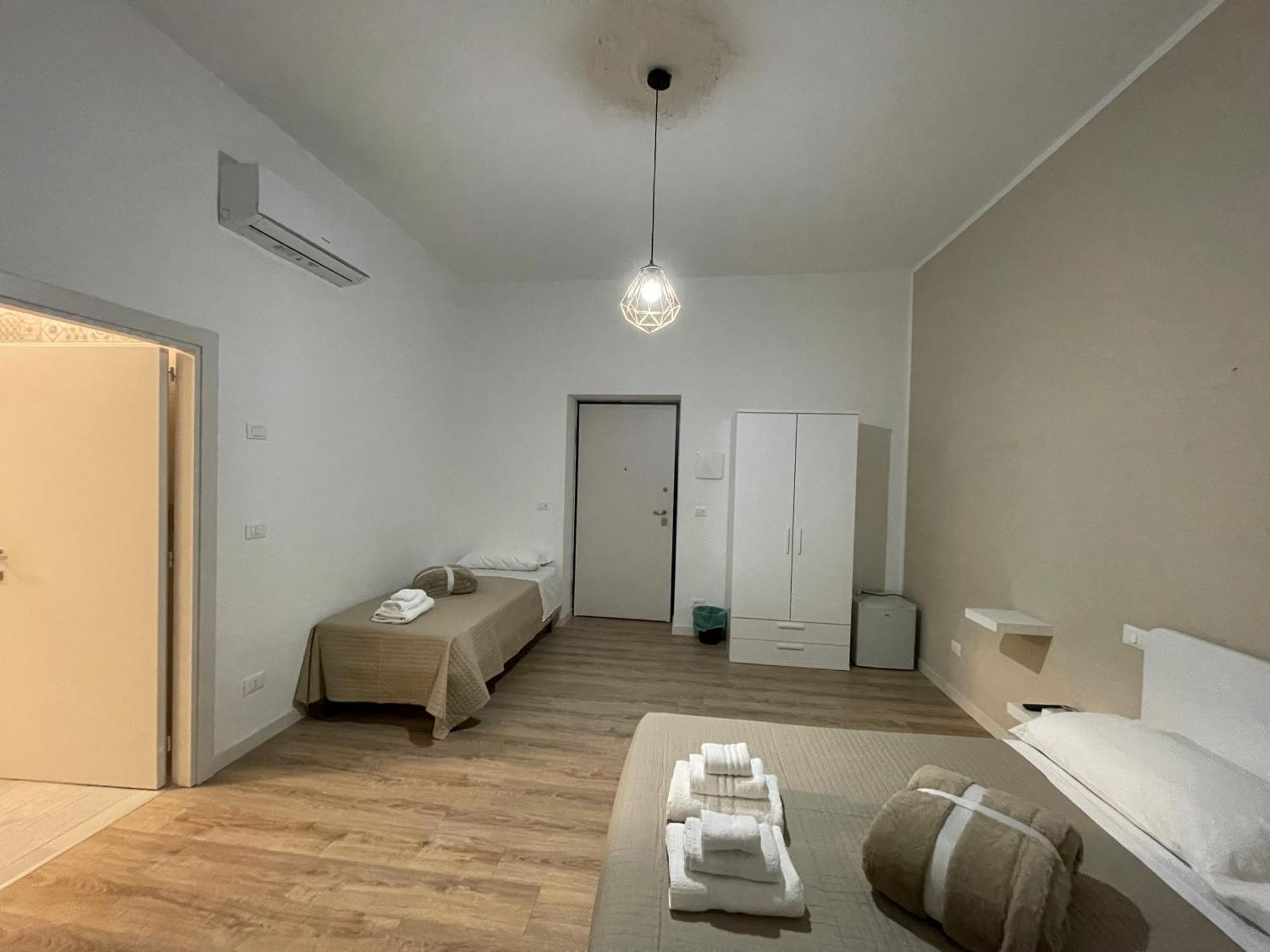 Le Stanze Di Max Bed & Breakfast Termoli Bagian luar foto