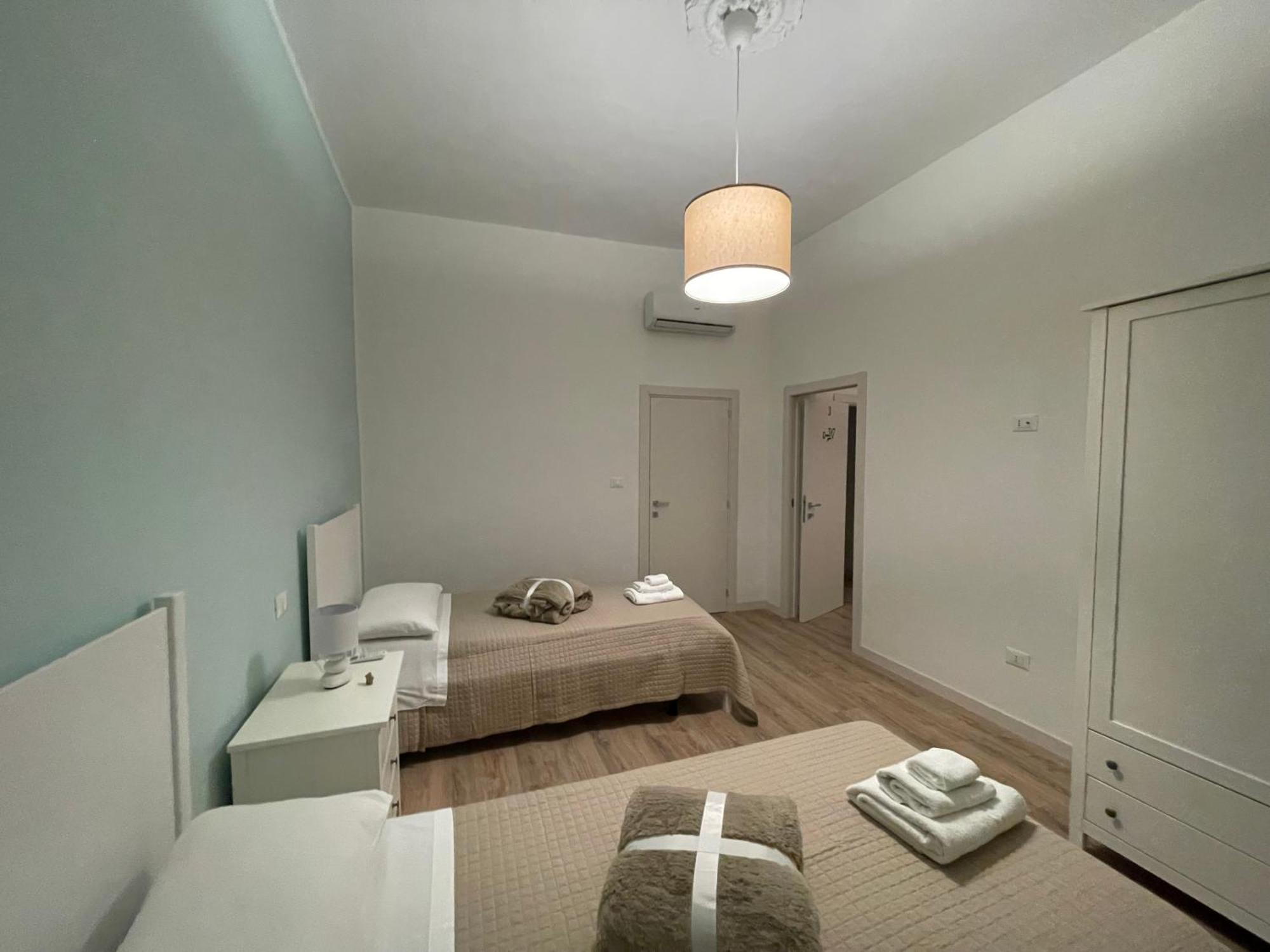 Le Stanze Di Max Bed & Breakfast Termoli Bagian luar foto