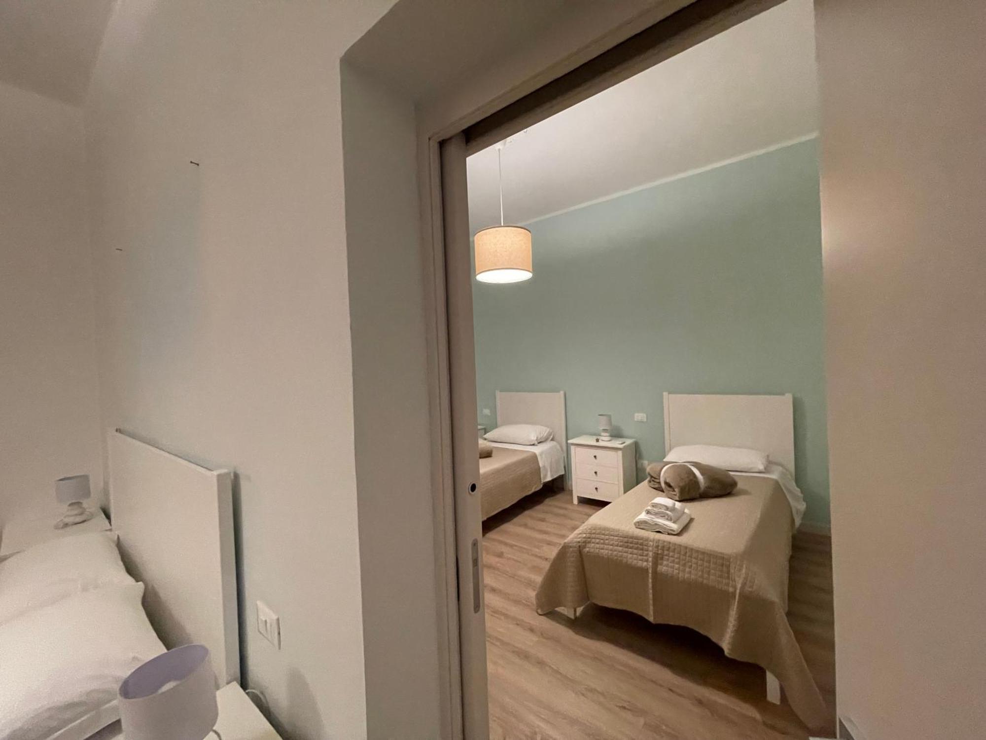 Le Stanze Di Max Bed & Breakfast Termoli Bagian luar foto